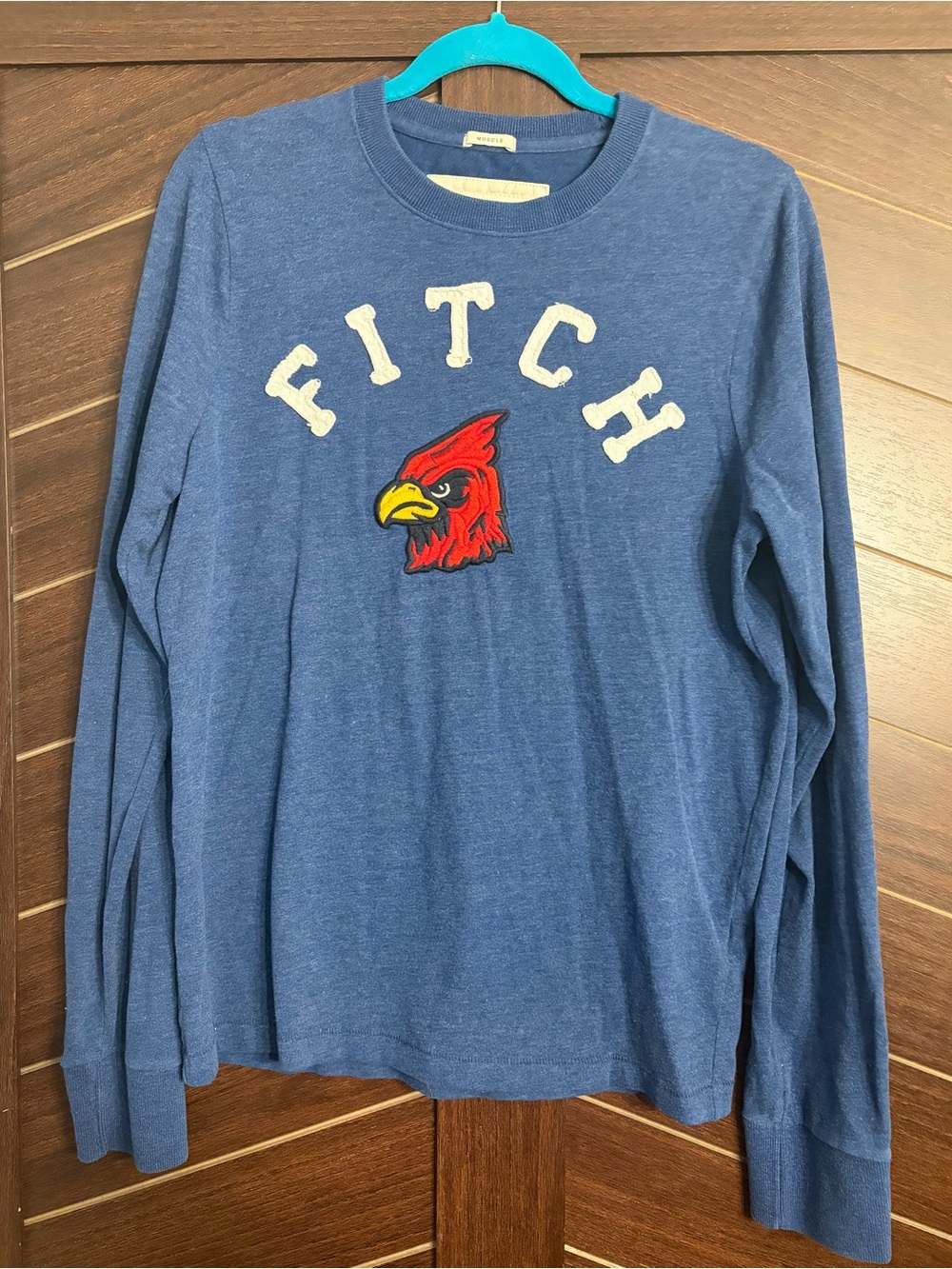Abercrombie & Fitch cardinal applique long sleeve muscle shirt XL